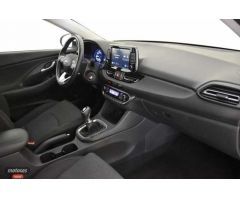 Hyundai i30 1.5 DPI Klass SLX 110 de 2022 con 16.805 Km por 19.490 EUR. en Sevilla