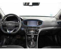 Hyundai Ioniq 1.6 GDI Tecno de 2019 con 43.500 Km por 19.490 EUR. en Cadiz