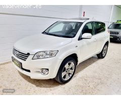 Toyota RAV 4 Executive de 2012 con 200.000 Km por 12.800 EUR. en Sevilla