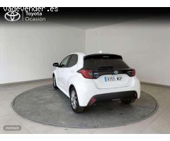 Toyota Yaris 120h 1.5 Active Tech de 2023 con 22.448 Km por 21.550 EUR. en MADRID