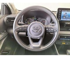 Toyota Yaris 120h 1.5 Active Tech de 2023 con 22.448 Km por 21.550 EUR. en MADRID