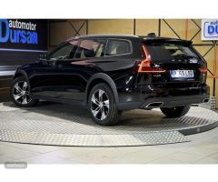Volvo V 60 V60 Cross Country B4 Awd Aut. de 2021 con 33.295 Km por 36.990 EUR. en Madrid