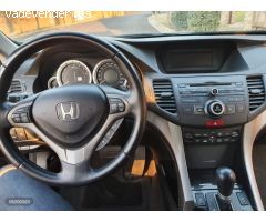 Honda Accord 2.4 i-VTEC Piel AT 201 Cv Executive 4P de 2010 con 221.000 Km por 8.500 EUR. en Sevilla