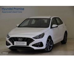 Hyundai i30 1.0 TGDI Klass 120 de 2023 con 12.900 Km por 19.500 EUR. en Sevilla