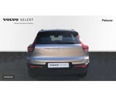 Volvo XC40 2.0 B3 PLUS DARK AUTO 5P de 2023 con 25.970 Km por 37.900 EUR. en Valladolid