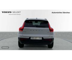 Volvo XC40 2.0 B4 ULTIMATE DARK AUTO 197 5P de 2024 con 1 Km por 48.700 EUR. en Zaragoza