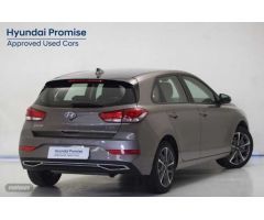 Hyundai i30 1.5 DPI Klass SLX 110 de 2023 con 13.384 Km por 19.900 EUR. en Huelva