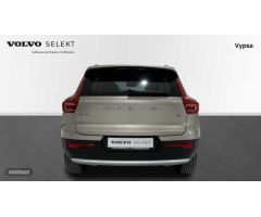 Volvo XC40 1.5 T2 CORE AUTO 129 5P de 2022 con 19.069 Km por 33.900 EUR. en Ciudad Real