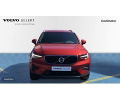 Volvo XC40 XC40 Core, B3 (gasolina), Gasolina de 2022 con 1.000 Km por 41.900 EUR. en Sevilla