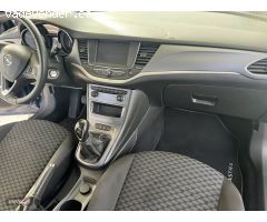 Opel Astra 1.4T Selective 125CV de 2019 con 66.000 Km por 14.500 EUR. en Madrid