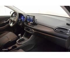 Hyundai i30 1.5 DPI Klass SLX 110 de 2023 con 11.871 Km por 19.400 EUR. en Huesca
