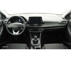 Hyundai i30 1.5 DPI Klass SLX 110 de 2023 con 13.790 Km por 20.600 EUR. en Barcelona