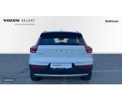 Volvo XC40 XC40 Momentum Pro, B4 mild-hybrid de 2021 con 37.568 Km por 33.900 EUR. en Madrid