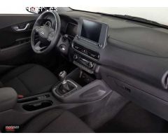 Hyundai Kona 1.0 TGDI Maxx 4x2 de 2023 con 17.676 Km por 19.500 EUR. en Valladolid