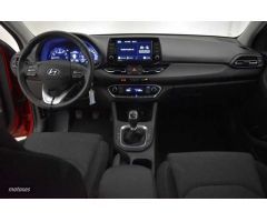 Hyundai i30 1.5 DPI Klass SLX 110 de 2022 con 15.810 Km por 20.300 EUR. en Sevilla