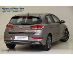 Hyundai i30 1.5 DPI Klass SLX 110 de 2022 con 6.500 Km por 18.700 EUR. en Valencia