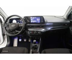 Hyundai Bayon 1.2 MPI Maxx de 2023 con 10.687 Km por 18.100 EUR. en Navarra