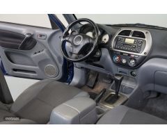 Toyota RAV 4 2.0i Sol 4x4. Automatico. En automocionpere de 2004 con 176.000 Km por 7.990 EUR. en Ta