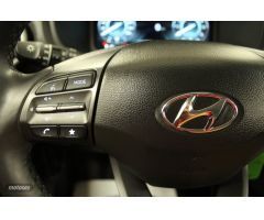 Hyundai Kona 1.0 TGDI Maxx de 2023 con 10.472 Km por 212.290 EUR. en Cadiz
