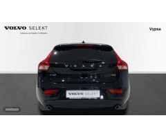 Volvo V 40 2.0 D2 MOMENTUM 120 5P de 2019 con 56.350 Km por 19.900 EUR. en Ciudad Real