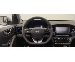 Hyundai Ioniq 1.6 GDI Style de 2017 con 42.100 Km por 18.900 EUR. en Barcelona
