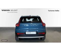Volvo XC40 XC40 Core, T2 automatico, Gasolina de 2023 con 17.653 Km por 36.900 EUR. en Barcelona