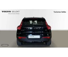 Volvo XC40 XC40 Plus, B3 mild hybrid, Gasolina, Dark de 2023 con 21.865 Km por 37.900 EUR. en Barcel
