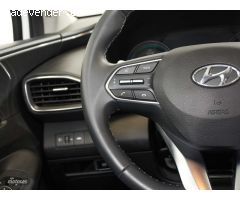 Hyundai Santa Fe 1.6 TGDi HEV Klass Auto 4x2 de 2023 con 5.800 Km por 42.990 EUR. en Cadiz
