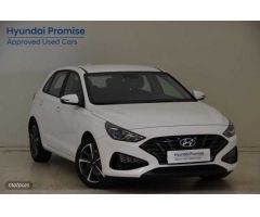 Hyundai i30 1.5 DPI Klass SLX 110 de 2022 con 13.450 Km por 20.300 EUR. en Sevilla