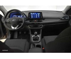 Hyundai i30 1.5 DPI Klass SLX 110 de 2023 con 5.980 Km por 19.890 EUR. en Almeria
