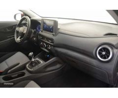 Hyundai Kona 1.0 TGDI Klass 4x2 de 2023 con 4.896 Km por 20.200 EUR. en Murcia