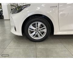 Toyota Yaris 1.5 120H Active Tech de 2021 con 59.000 Km por 19.300 EUR. en Malaga