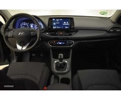 Hyundai i30 1.5 DPI Klass SLX 110 de 2023 con 16.506 Km por 18.900 EUR. en Madrid