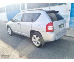 Jeep Compass 2.0 crd limited de 2007 con 200.000 Km por 6.500 EUR. en Sevilla