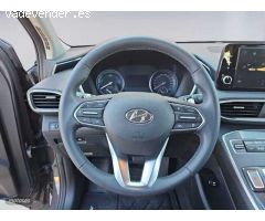 Hyundai Santa Fe Santa Fe 1.6TGDI HEV Klass 7pl 2WD 6AT de 2023 con 3.500 Km por 39.900 EUR. en Madr