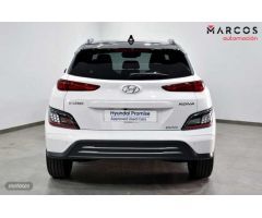 Hyundai Kona Electric Tecno 2C 150kW de 2022 con 3.200 Km por 35.500 EUR. en Alicante