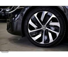 Volkswagen Arteon 2.0tdi R-line Dsg7 110kw de 2018 con 108.177 Km por 24.690 EUR. en Madrid