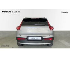Volvo XC40 XC40 Core, T2 Automatica Microhibrido, Gasolina de 2024 con 1 Km por 36.900 EUR. en Cadiz