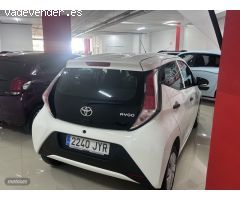 Toyota Aygo 1.0 68 CV XCITE de 2017 con 88.100 Km por 9.200 EUR. en Tenerife