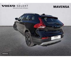 Volvo V 40 V40 D2 Cross Country Plus Manual de 2019 con 130.834 Km por 18.900 EUR. en Badajoz