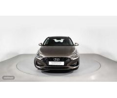 Hyundai i30 1.5 DPI Klass SLX 110 de 2023 con 14.659 Km por 20.500 EUR. en Barcelona
