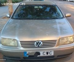 Volkswagen Bora 1.9 TDI Trendline 100CV de 2004 con 267.300 Km por 2.300 EUR. en Madrid