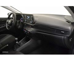 Hyundai Bayon 1.2 MPI Essence de 2023 con 9.005 Km por 14.299 EUR. en Girona