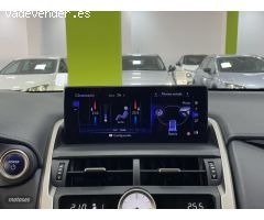 Lexus NX 300h Business Navigation 2WD de 2019 con 46.000 Km por 32.300 EUR. en Malaga