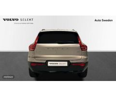 Volvo XC40 XC40 Plus, B3 mild hybrid, Gasolina, Dark de 2023 con 21.385 Km por 38.200 EUR. en Valenc