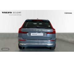 Volvo XC 60 XC60 Plus, B4 (gasolina), Gasolina, Bright de 2023 con 22.434 Km por 49.900 EUR. en Llei