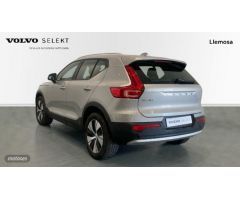 Volvo XC40 XC40 Core, T2 automatico, Gasolina de 2023 con 33.969 Km por 34.800 EUR. en Lleida