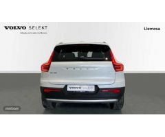 Volvo XC40 XC40 Recharge Core, T4 plug-in hybrid, Electrico de 2023 con 4.808 Km por 39.900 EUR. en