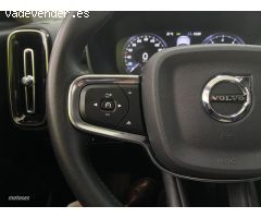 Volvo XC40 1.5 T2 129CV Momentum Pro Auto de 2021 con 73.000 Km por 29.300 EUR. en Malaga