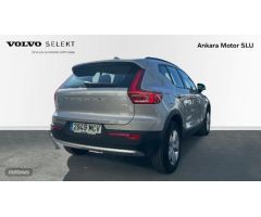 Volvo XC40 XC40 Essential, T2 automatico, Gasolina de 2022 con 12.621 Km por 31.500 EUR. en Alicante
